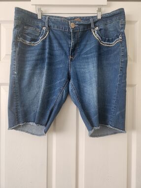 Seven7 Light Blue Distressed Denim Shorts - Women's 20